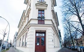 Alt-Berliner Eckkneipe - Feuchte Ecke